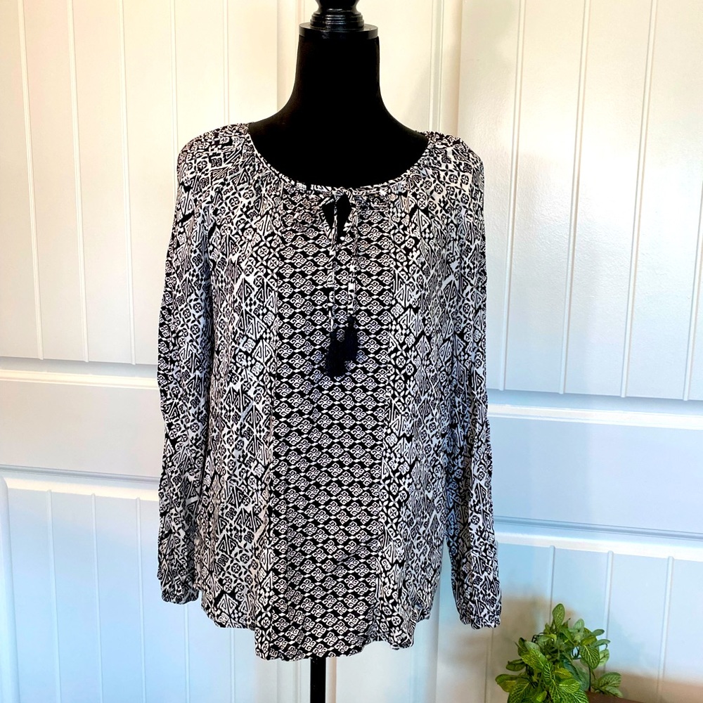 New! Scoop Neckline Light Weight Long Sleeve Blouse